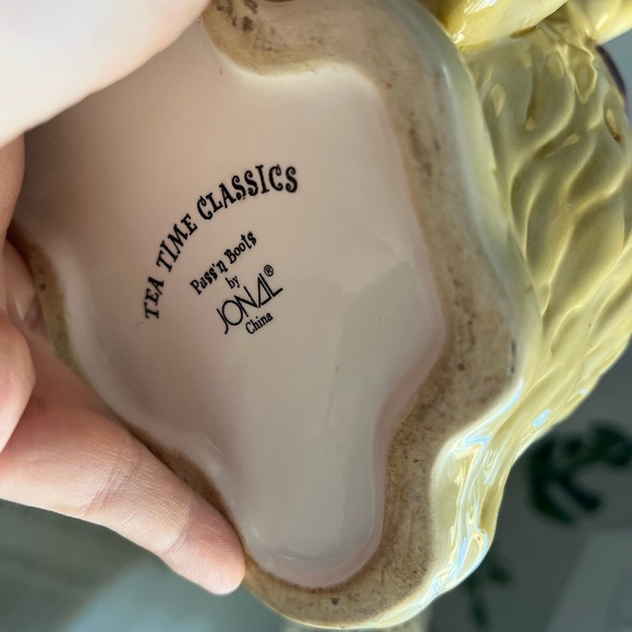 Vintage Puss ’n Boots Cat Teapot – Tea Time Classics by Jomaz – 9” Tall - Picture 7 of 11